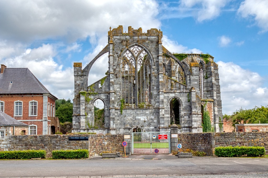 Abbaye D'Aulne hdr abdij belgie religie religion klooster ruine katholiek rooms saint sint aulne kerk kathedraal